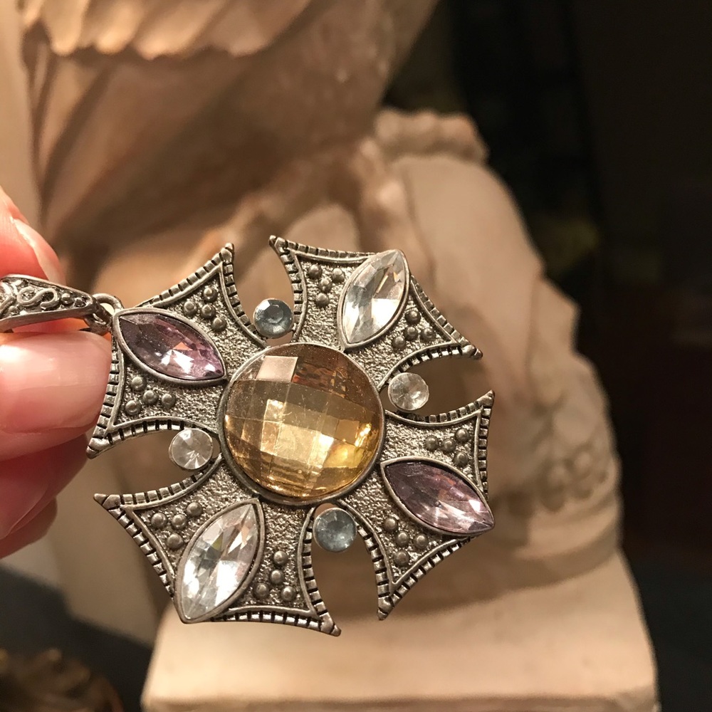 Unique Rhinestone pendant